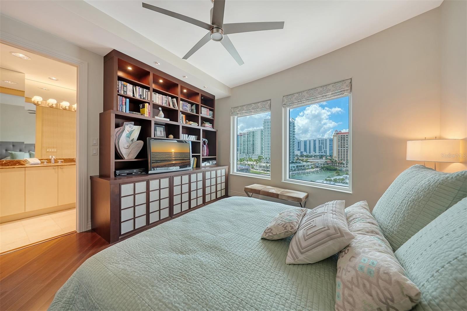 A4656100 Property Photo