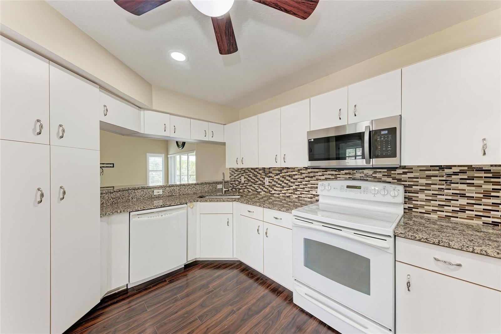 803 MONTROSE DR #201, VENICE, FL, 34293