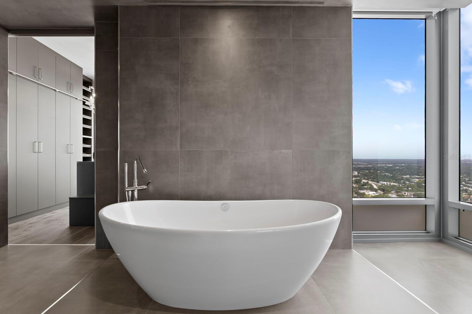 TB8397577 Property Photo