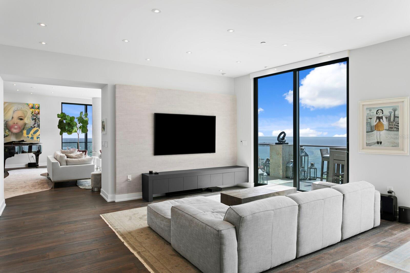 TB8397577 Property Photo