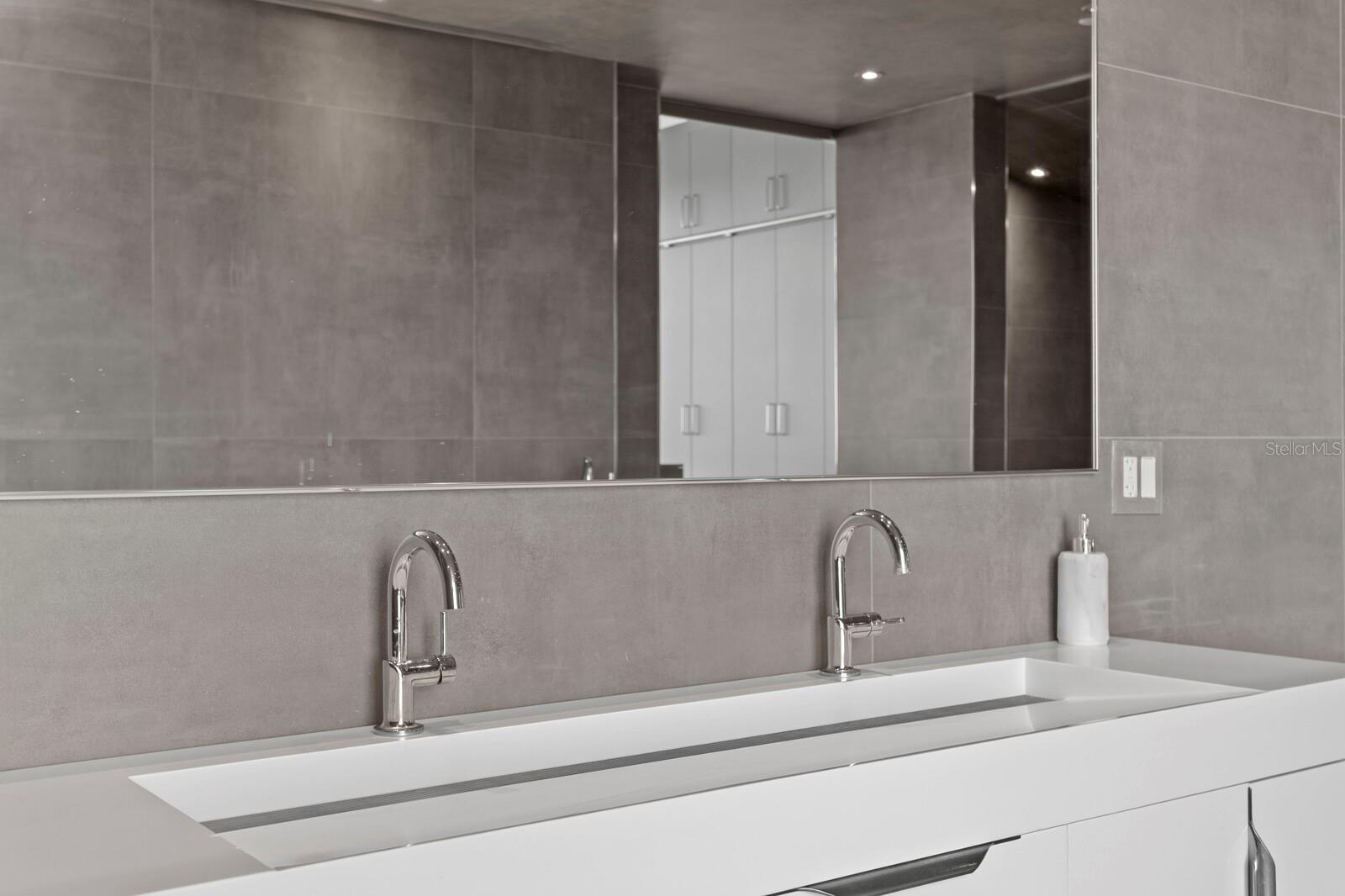 TB8397577 Property Photo