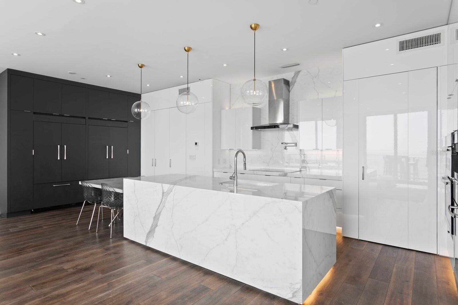 TB8397577 Property Photo