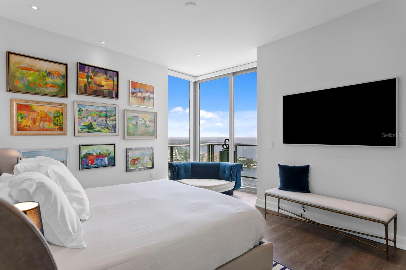 TB8397577 Property Photo