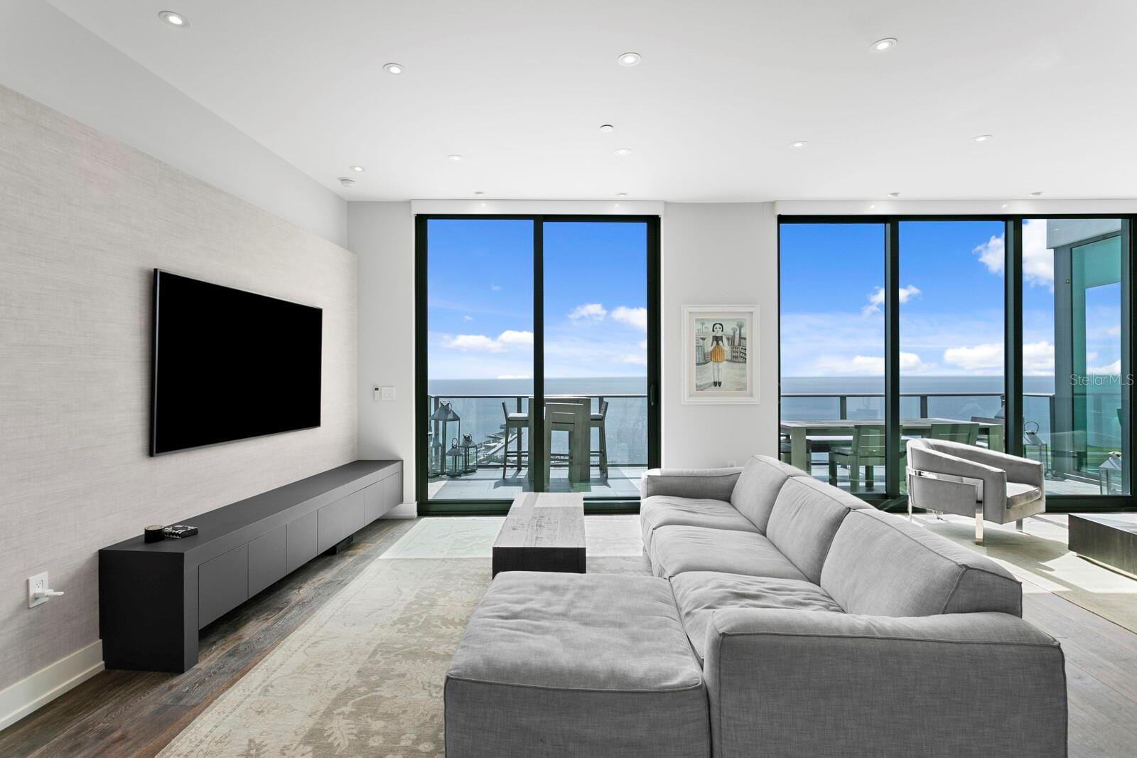 TB8397577 Property Photo