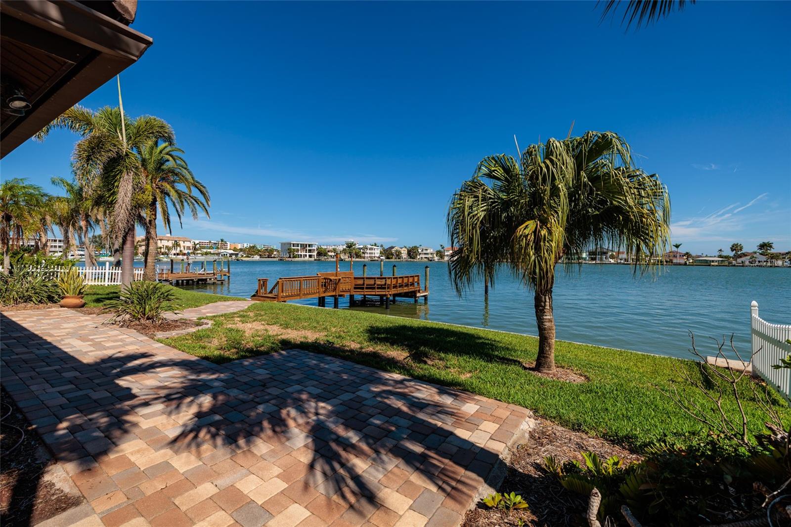 208 BATH CLUB BLVD N, NORTH REDINGTON BEACH, FL, 33708