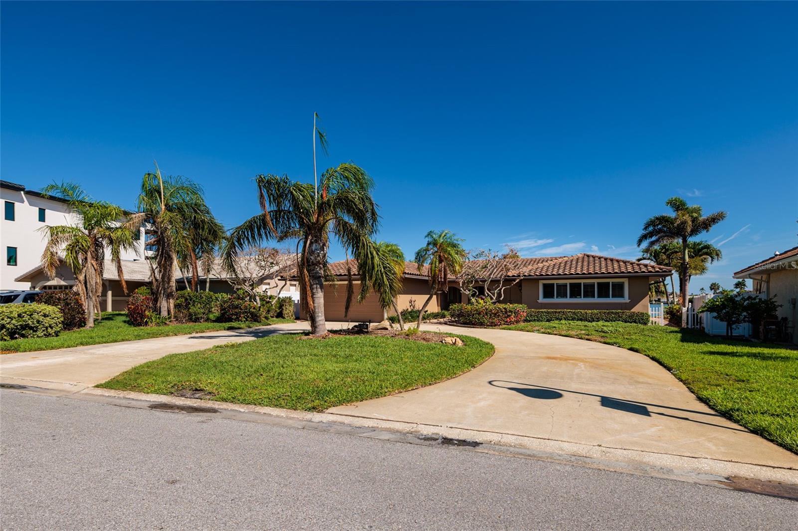 208 BATH CLUB BLVD N, NORTH REDINGTON BEACH, FL, 33708