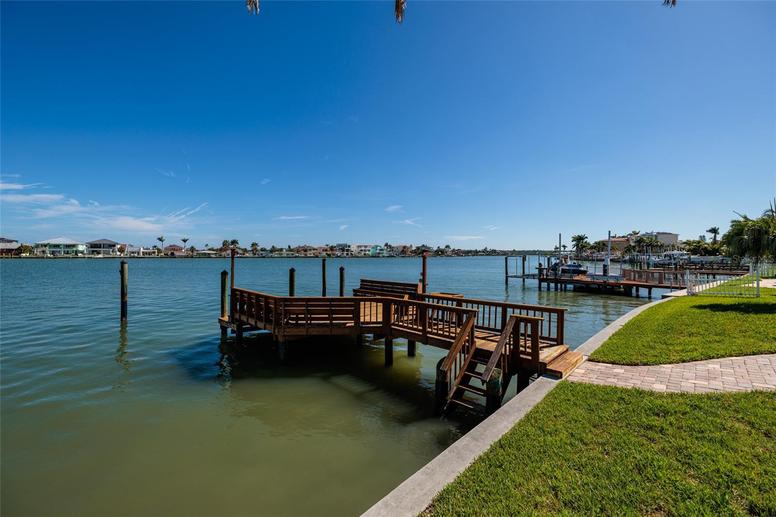 208 BATH CLUB BLVD N, NORTH REDINGTON BEACH, FL, 33708