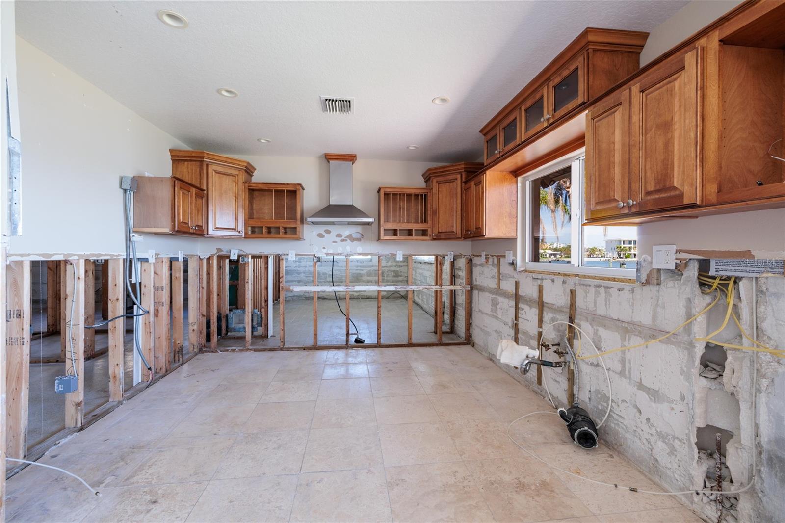 208 BATH CLUB BLVD N, NORTH REDINGTON BEACH, FL, 33708