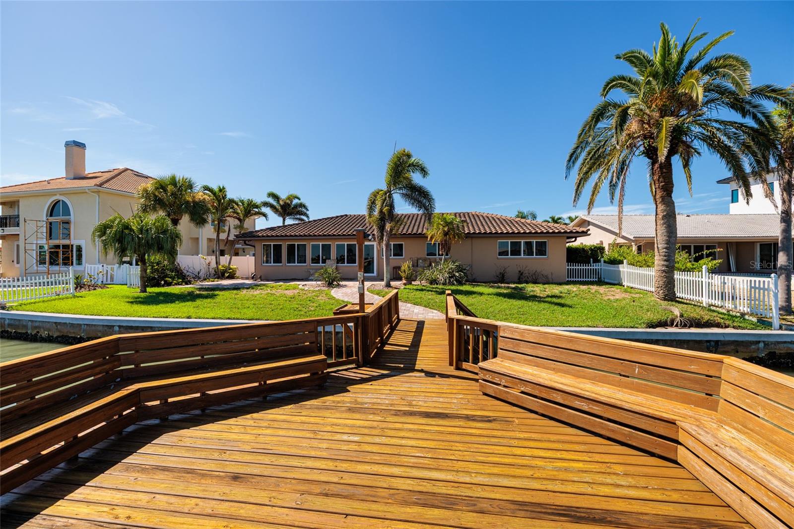 208 BATH CLUB BLVD N, NORTH REDINGTON BEACH, FL, 33708