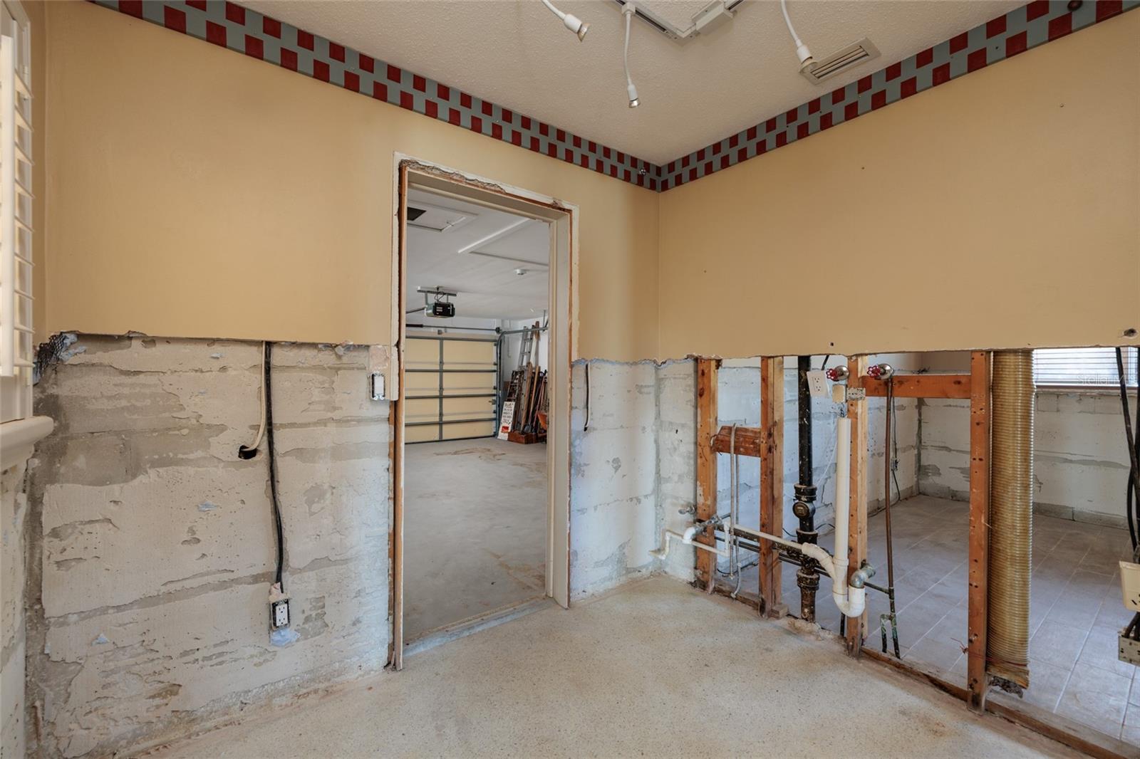 208 BATH CLUB BLVD N, NORTH REDINGTON BEACH, FL, 33708