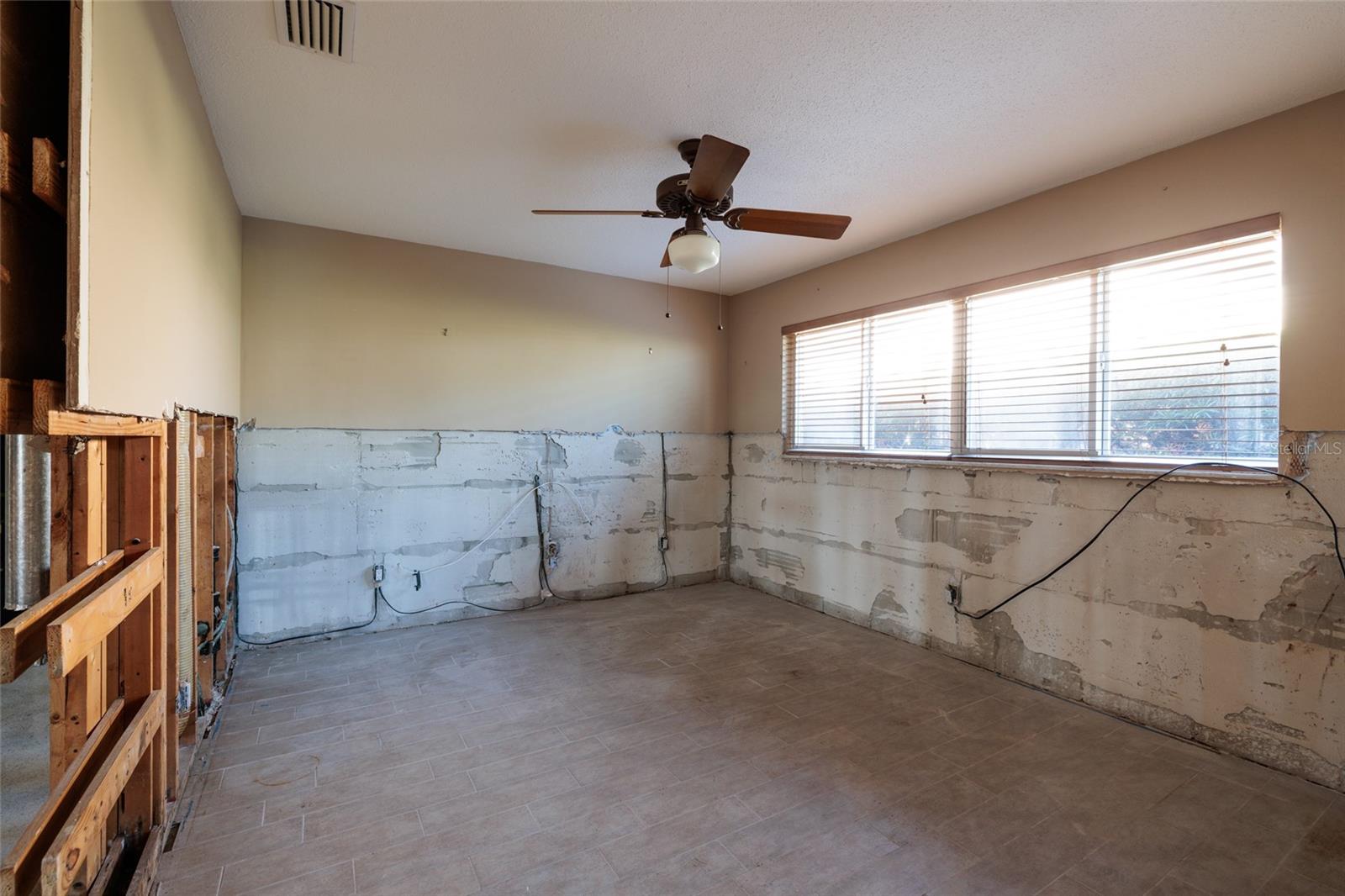 208 BATH CLUB BLVD N, NORTH REDINGTON BEACH, FL, 33708