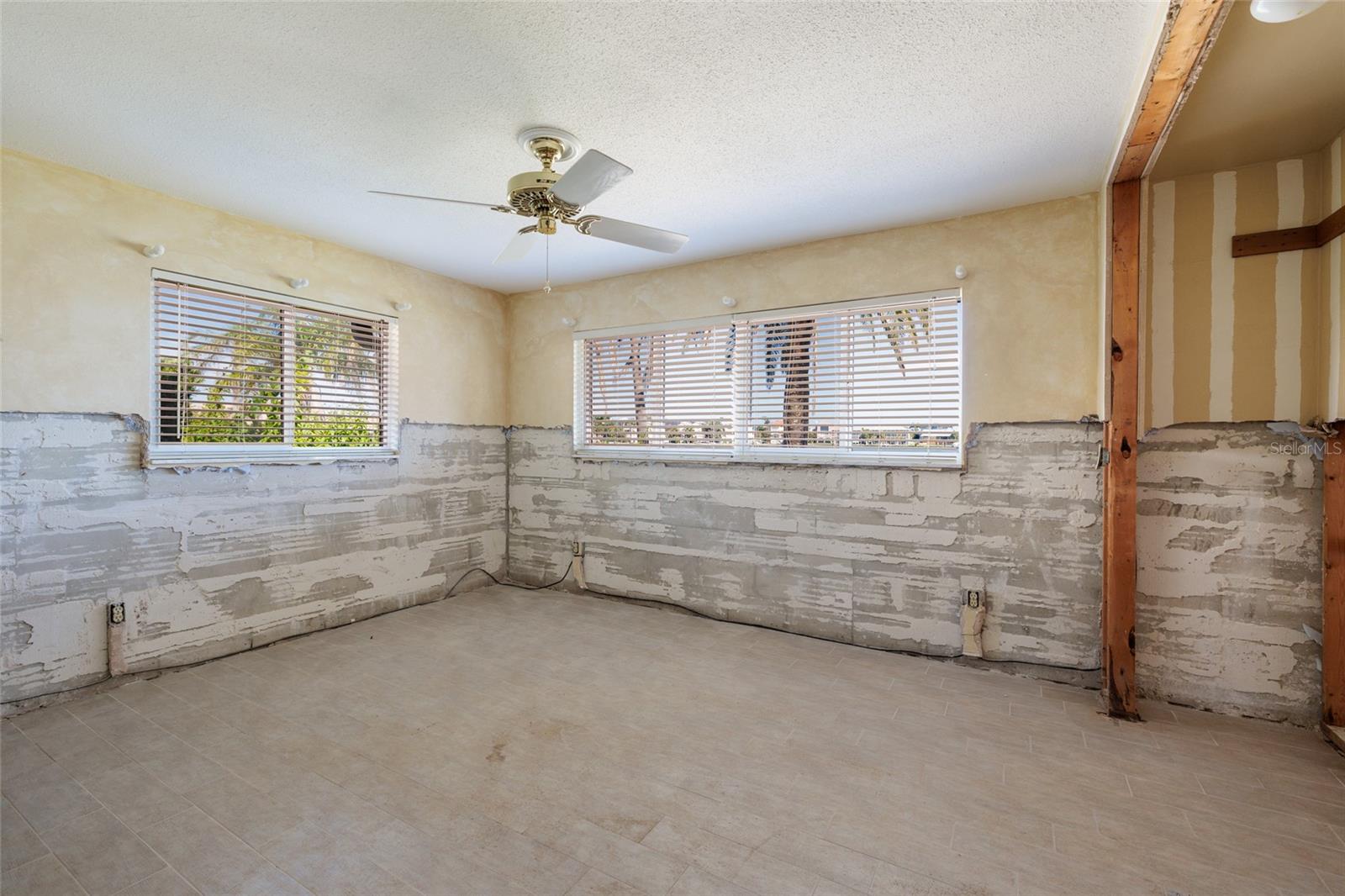 208 BATH CLUB BLVD N, NORTH REDINGTON BEACH, FL, 33708