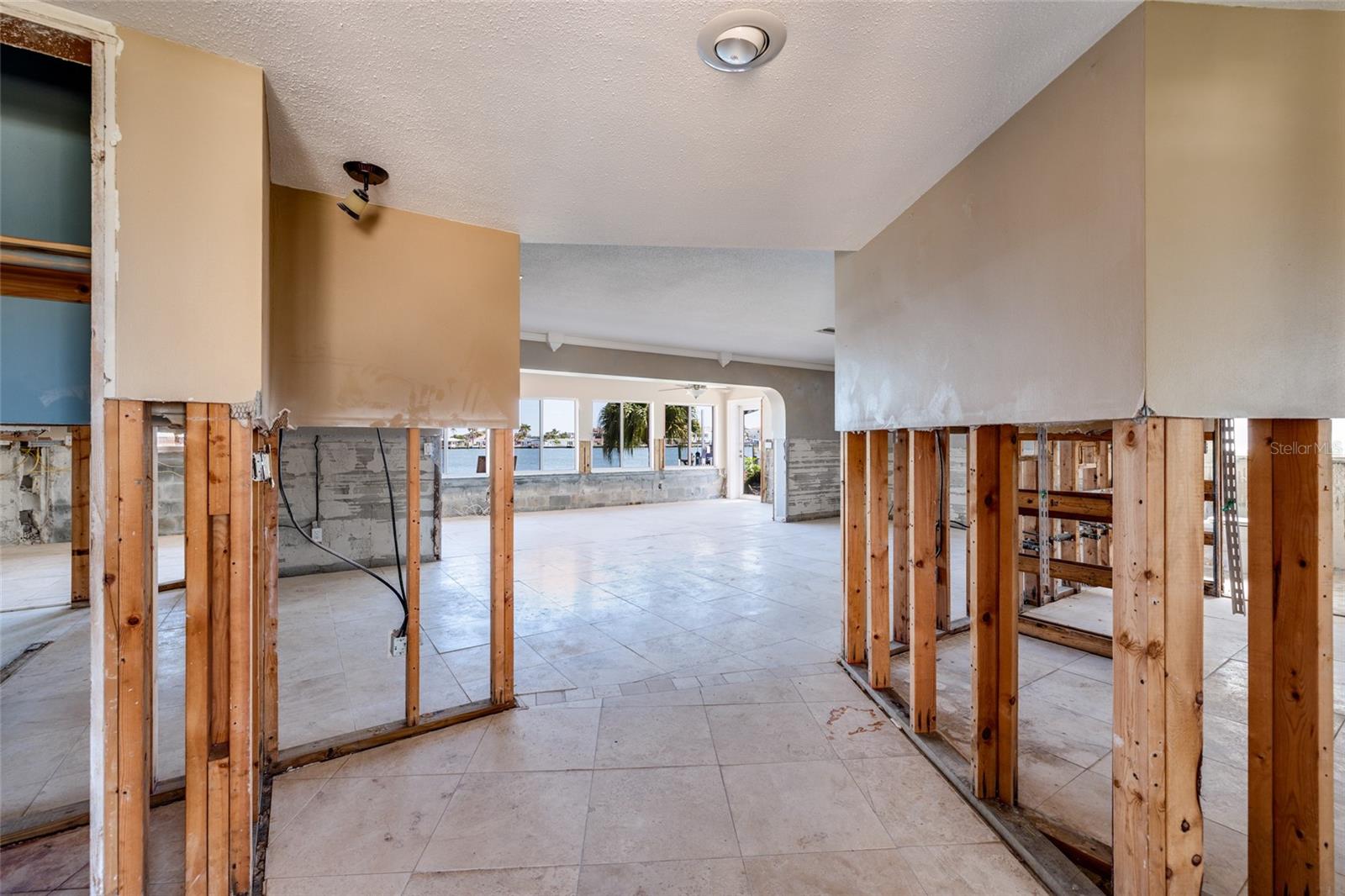 208 BATH CLUB BLVD N, NORTH REDINGTON BEACH, FL, 33708