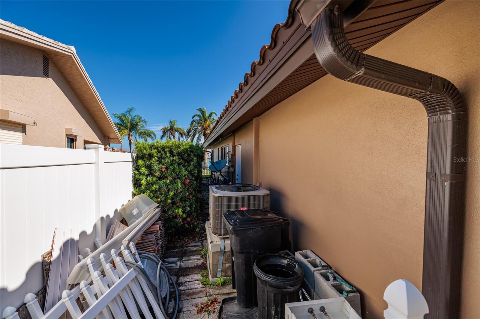 208 BATH CLUB BLVD N, NORTH REDINGTON BEACH, FL, 33708