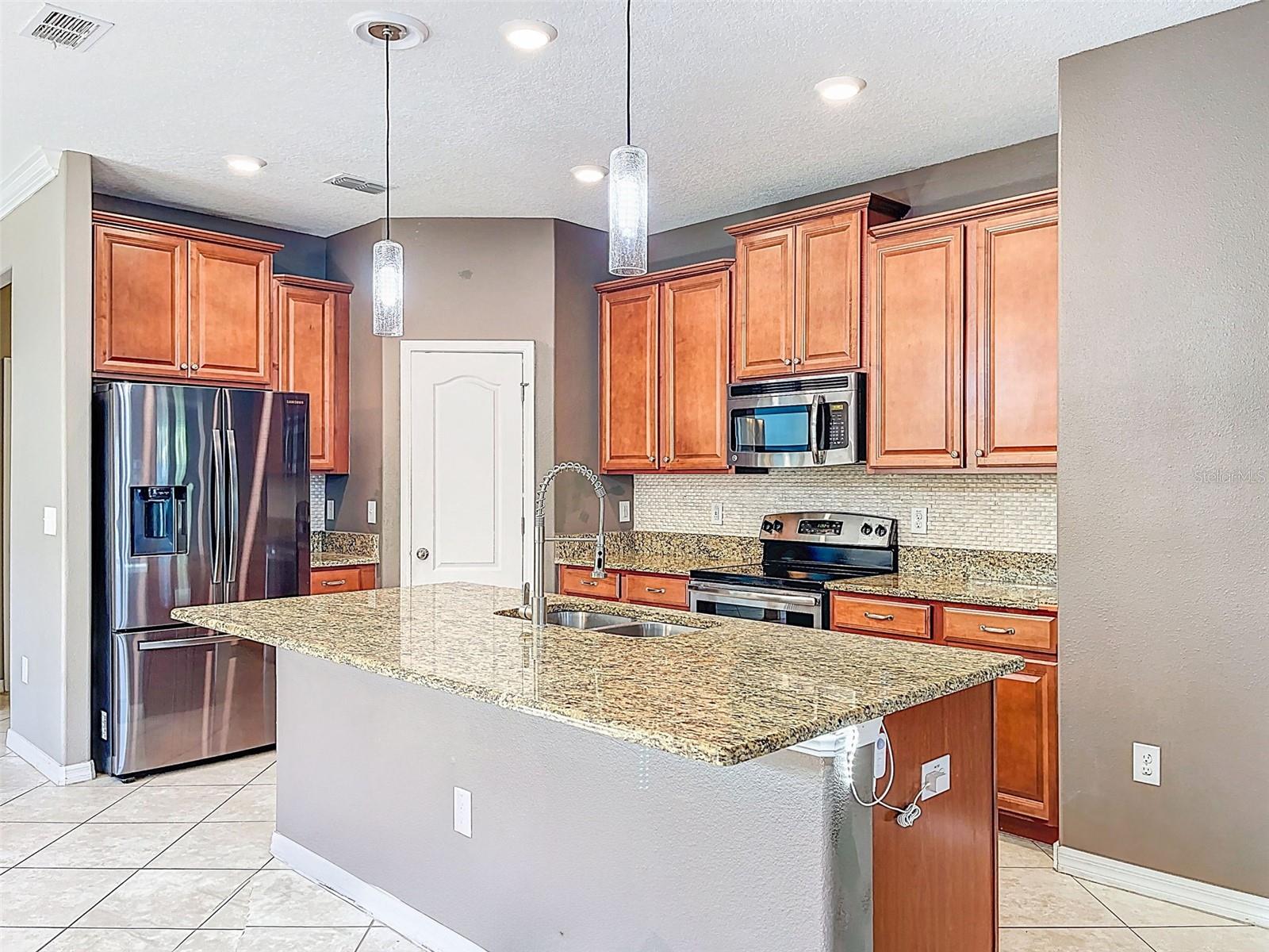 11656 LAKE BLVD, NEW PORT RICHEY, FL, 34655