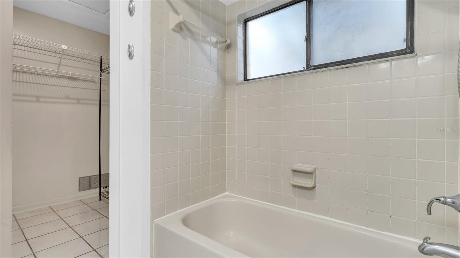 6725 ISLANDER LN, TAMPA, FL, 33615