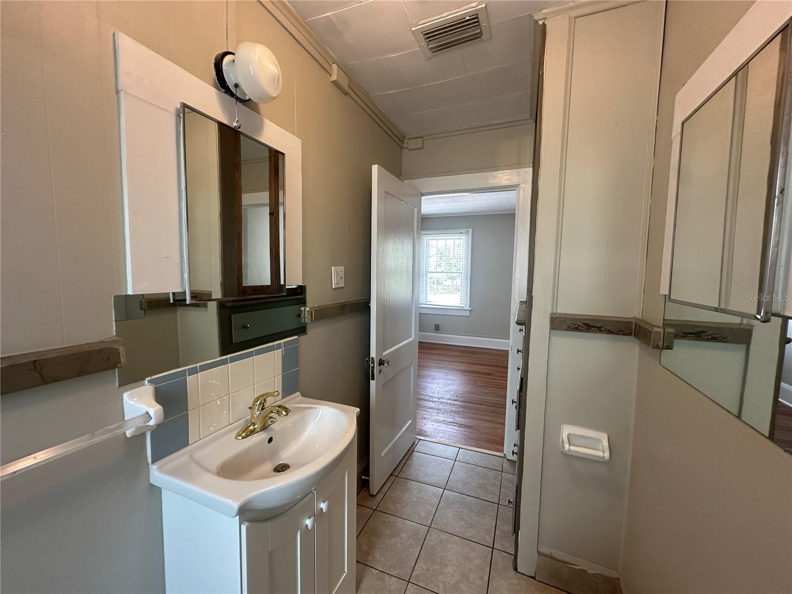 408 3RD AVE E #A, B & C, BRADENTON, FL, 34208