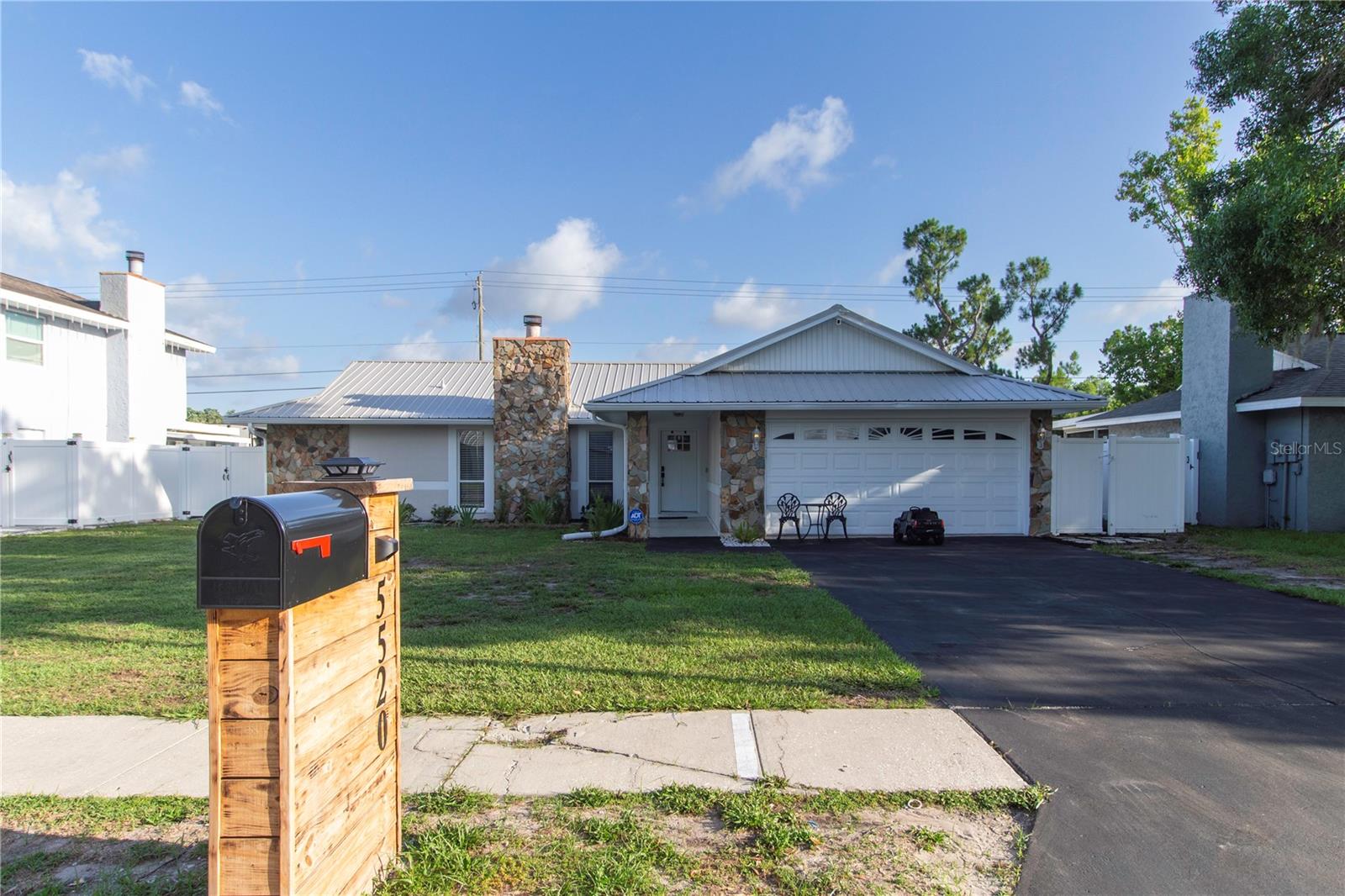 5520 FULMAR DR, TAMPA, FL, 33625