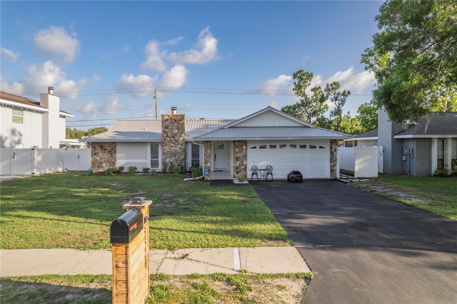 5520 FULMAR DR, TAMPA, FL, 33625