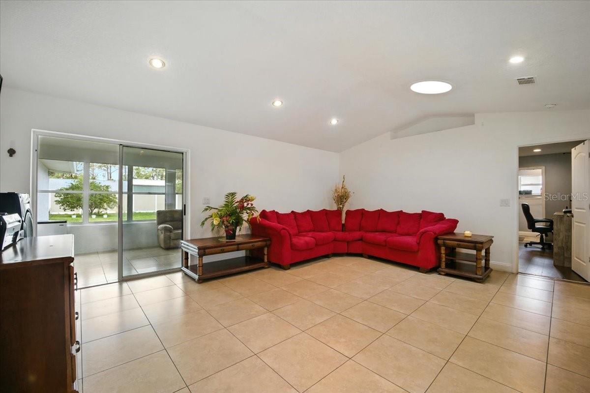 8 WHIPPOORWILL DR, PALM COAST, FL, 32164