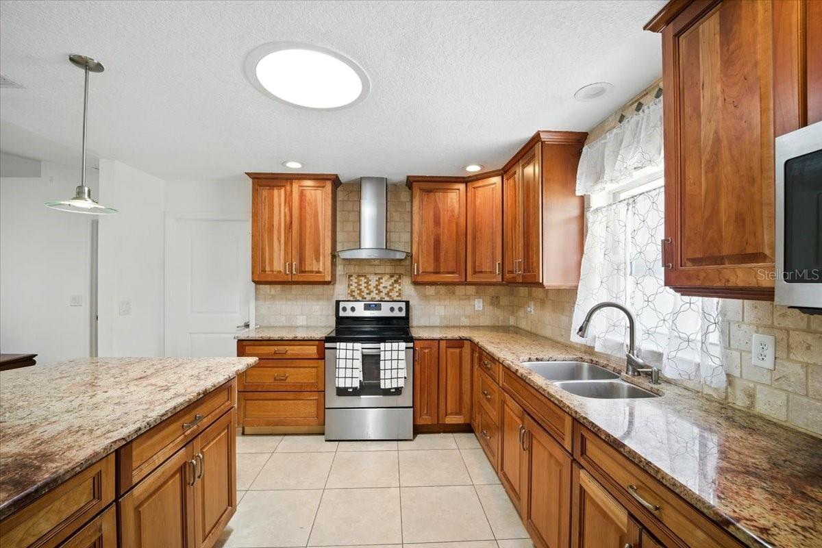 8 WHIPPOORWILL DR, PALM COAST, FL, 32164