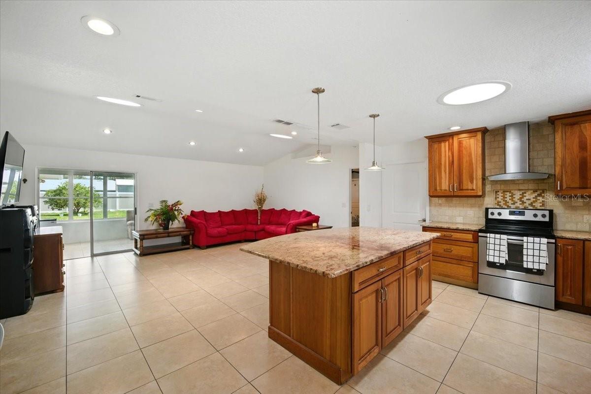 8 WHIPPOORWILL DR, PALM COAST, FL, 32164