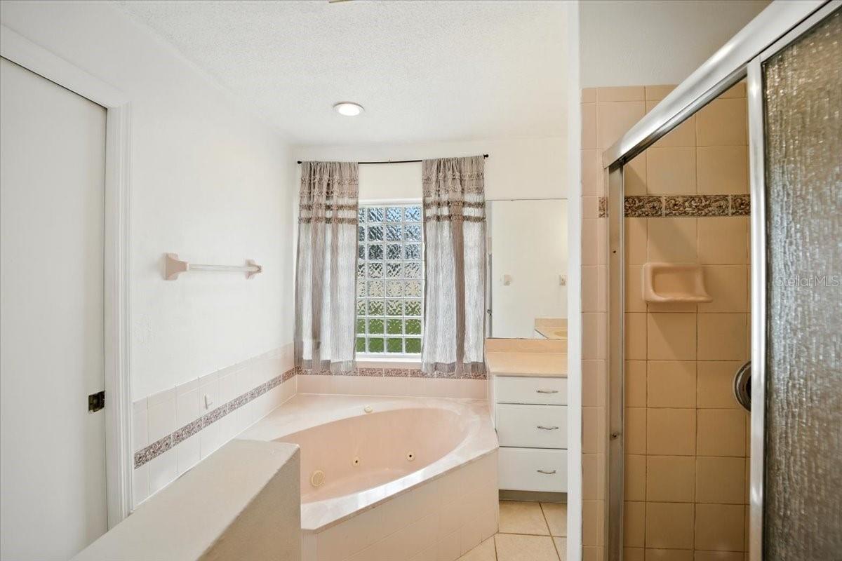 8 WHIPPOORWILL DR, PALM COAST, FL, 32164