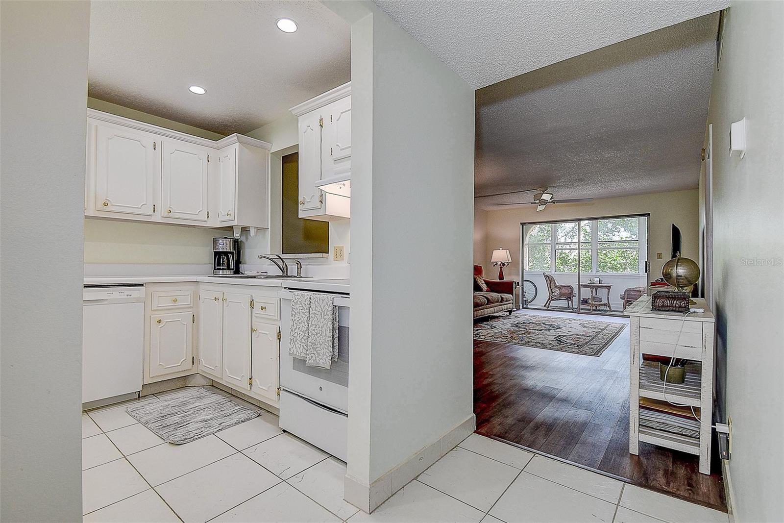 11485 OAKHURST RD #310, LARGO, FL, 33774