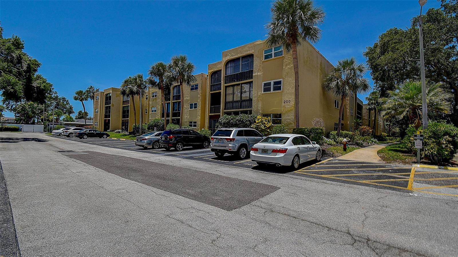 11485 OAKHURST RD #310, LARGO, FL, 33774