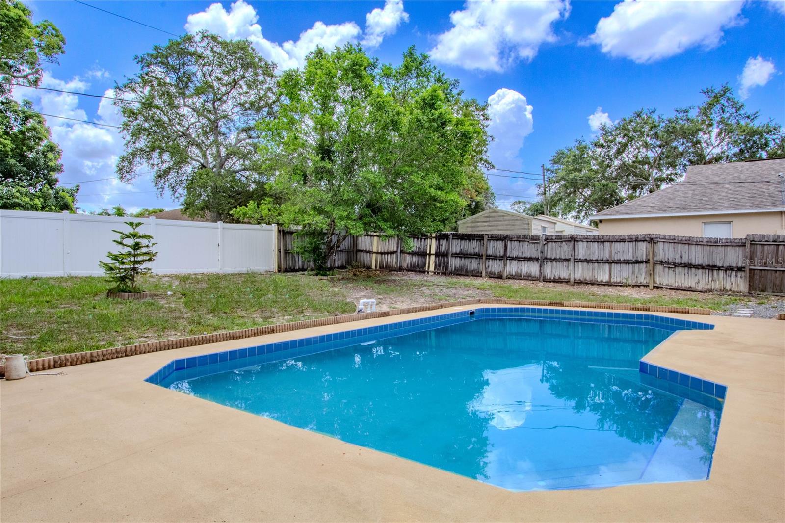 2005 DALTON AVE, DELTONA, FL, 32725