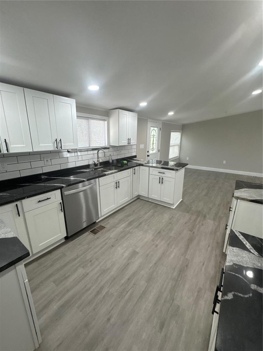 8631 MILLER DR, RIVERVIEW, FL, 33569