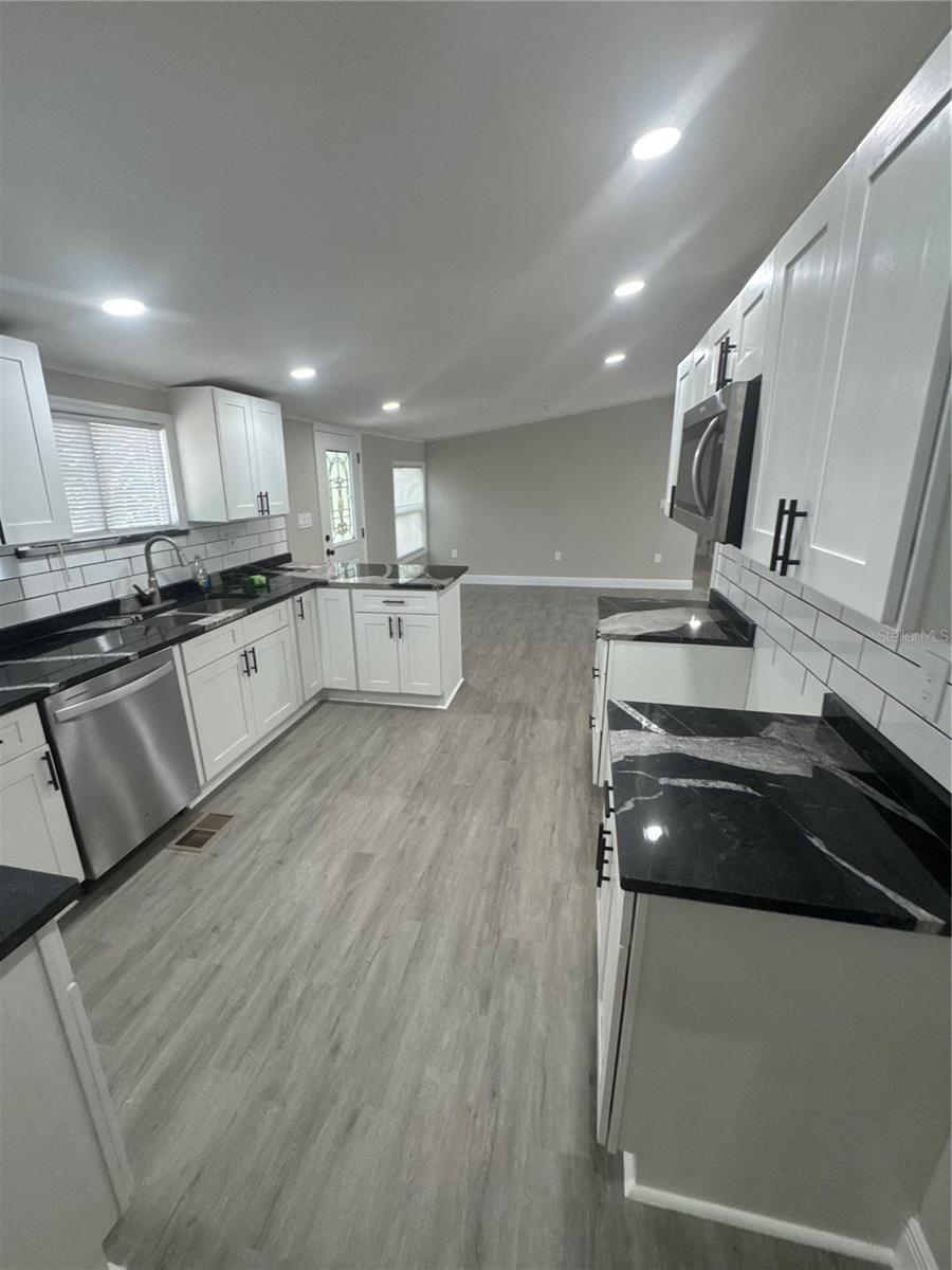 8631 MILLER DR, RIVERVIEW, FL, 33569