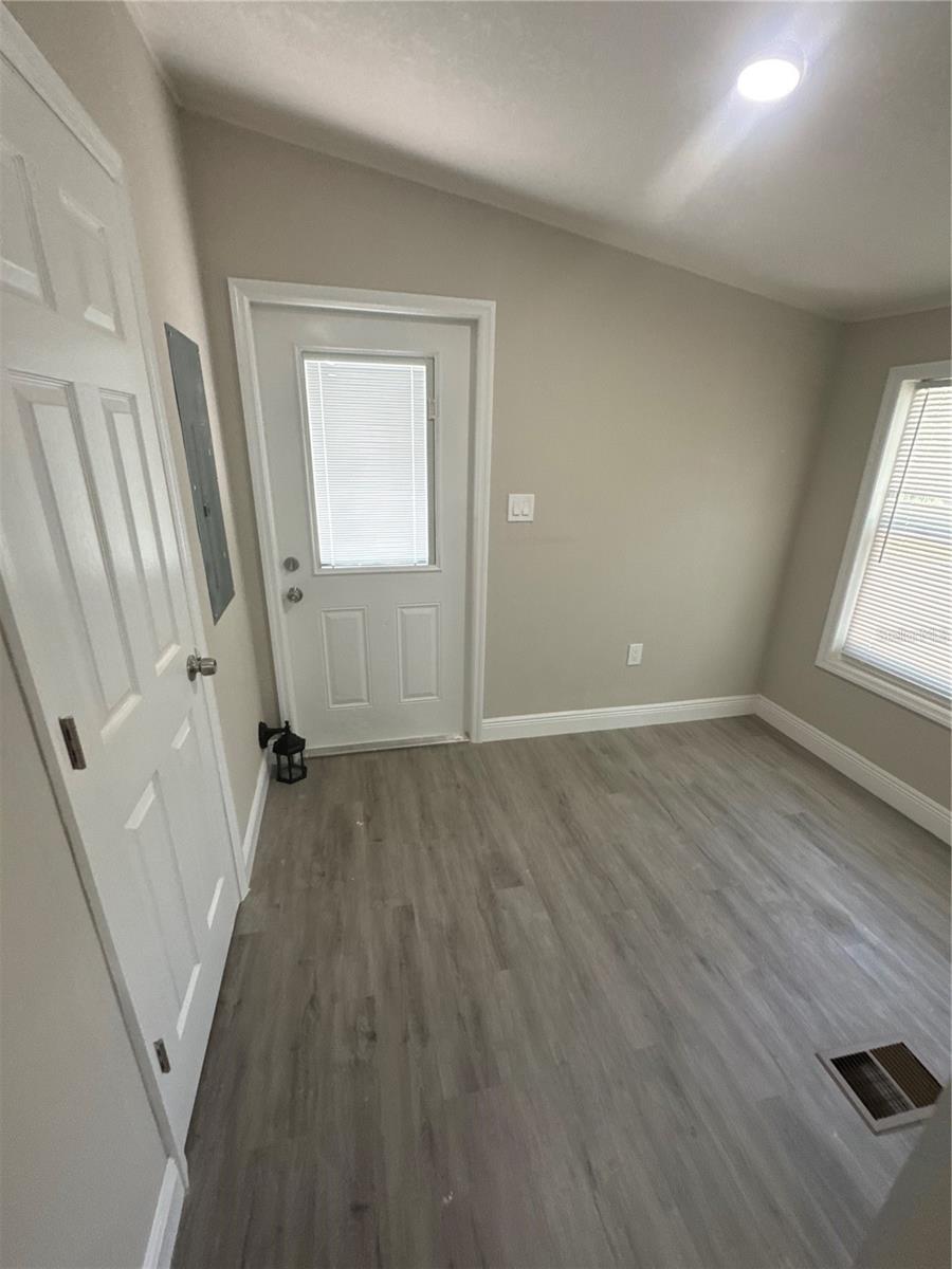 8631 MILLER DR, RIVERVIEW, FL, 33569