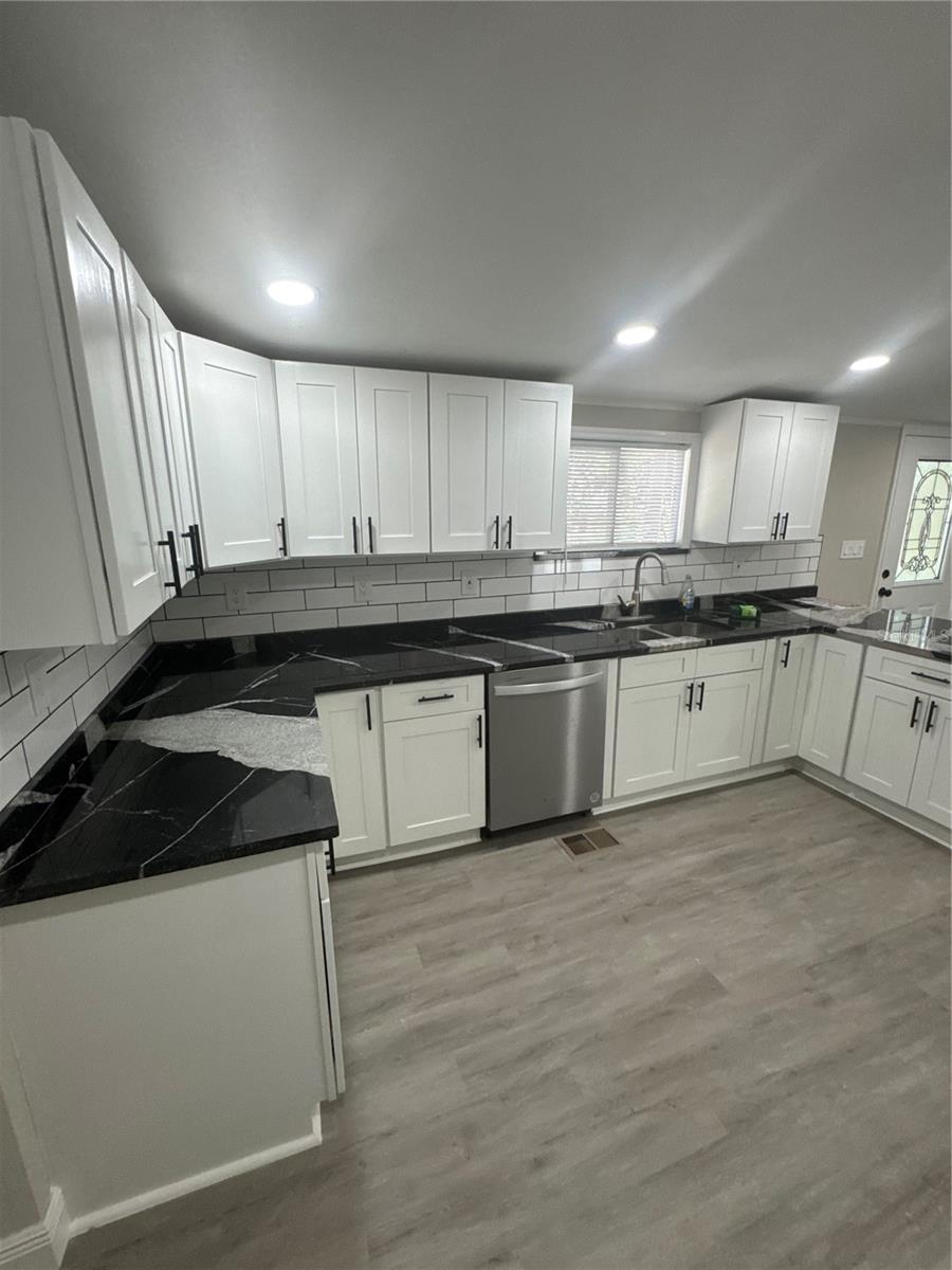 8631 MILLER DR, RIVERVIEW, FL, 33569