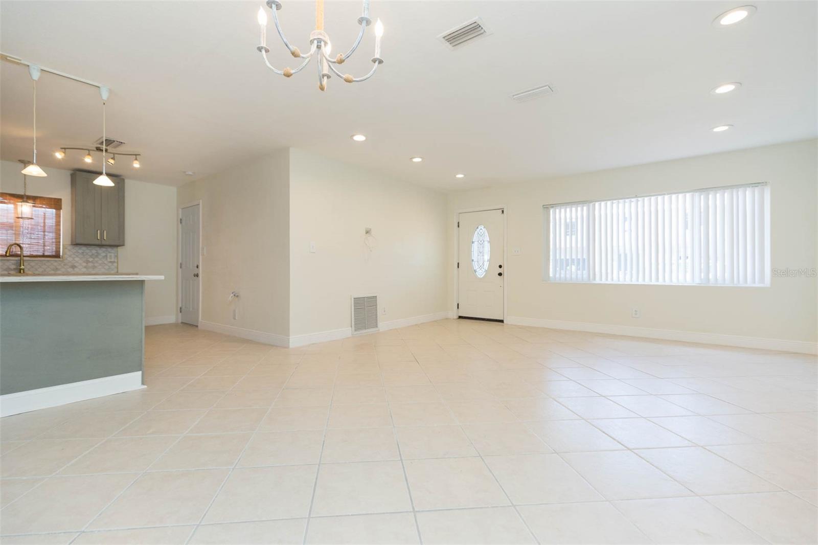 301 89TH AVE NE, ST PETERSBURG, FL, 33702