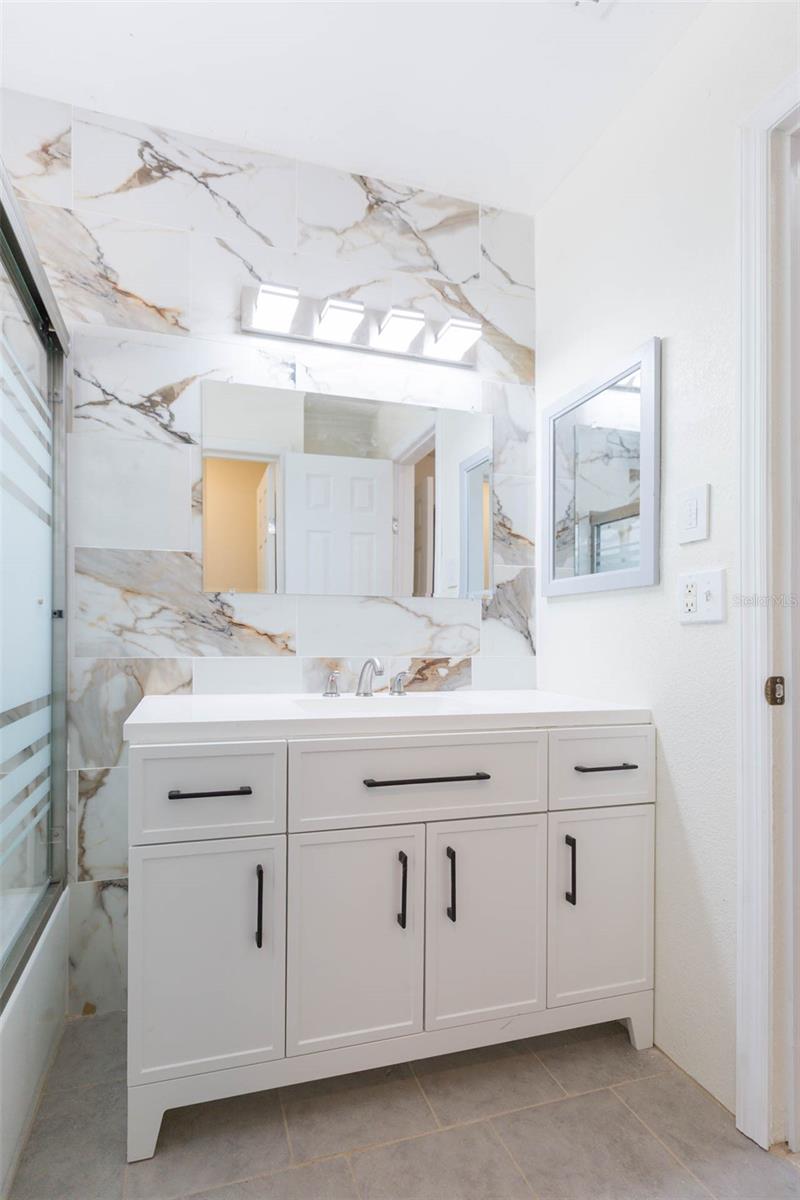 301 89TH AVE NE, ST PETERSBURG, FL, 33702