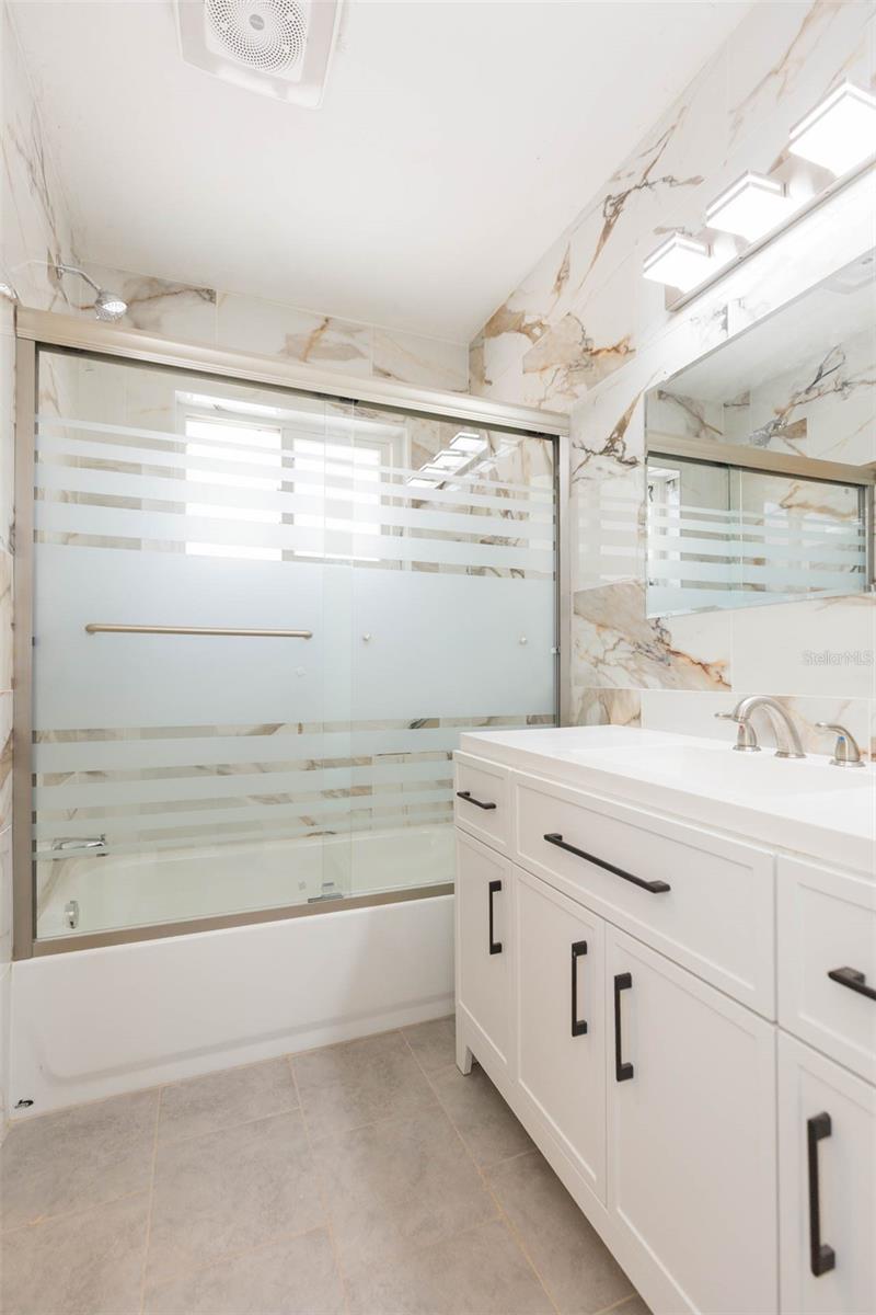 301 89TH AVE NE, ST PETERSBURG, FL, 33702