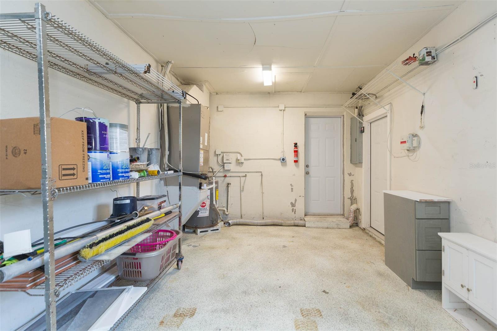 301 89TH AVE NE, ST PETERSBURG, FL, 33702