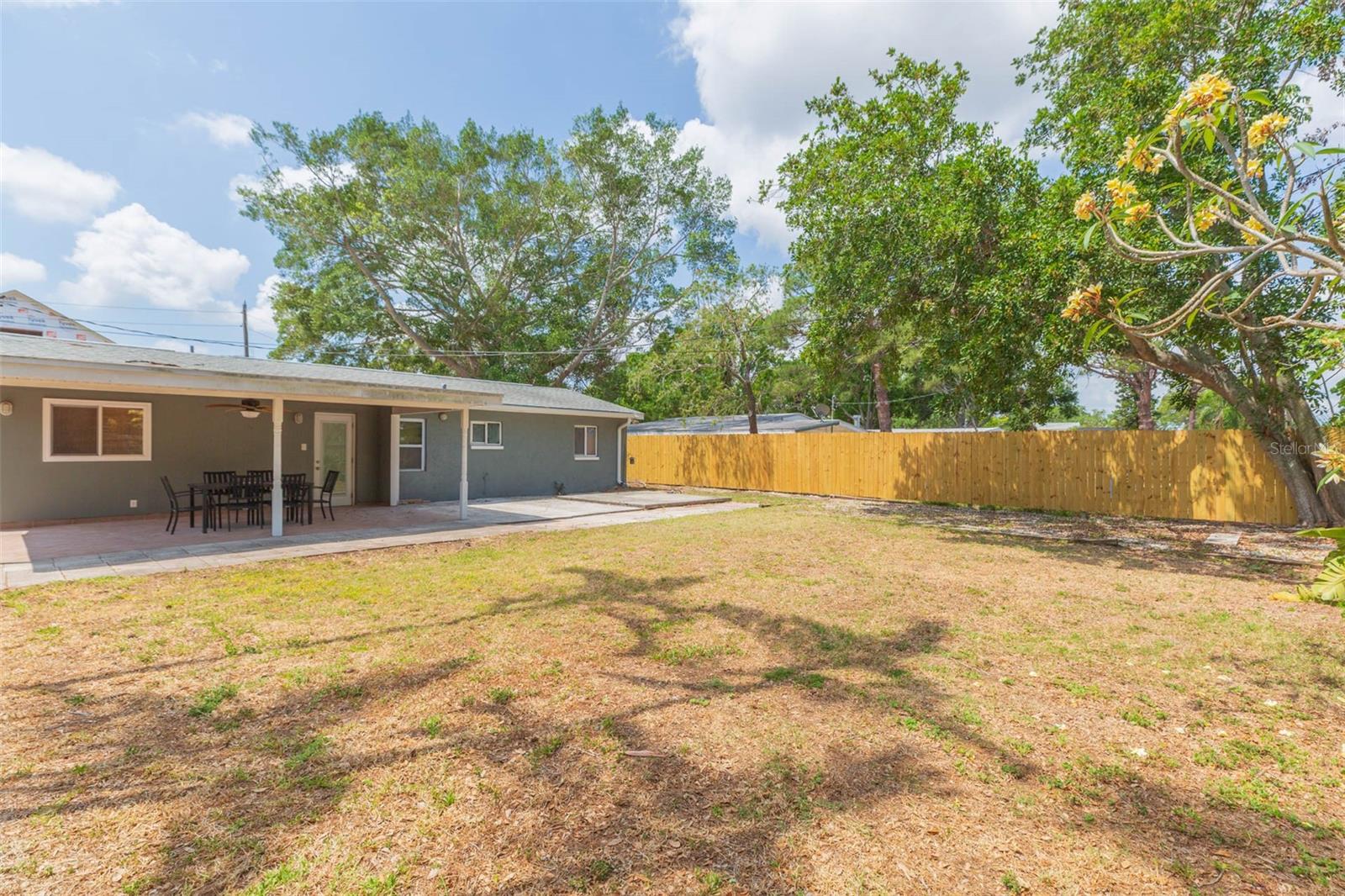 301 89TH AVE NE, ST PETERSBURG, FL, 33702