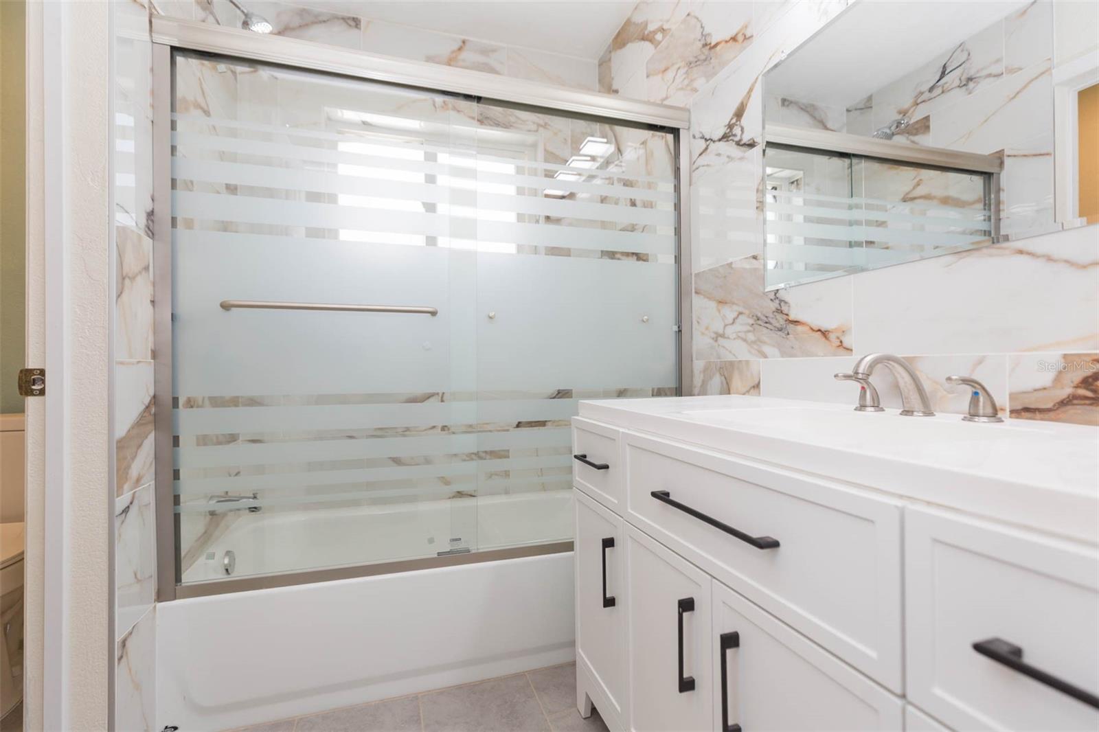 301 89TH AVE NE, ST PETERSBURG, FL, 33702