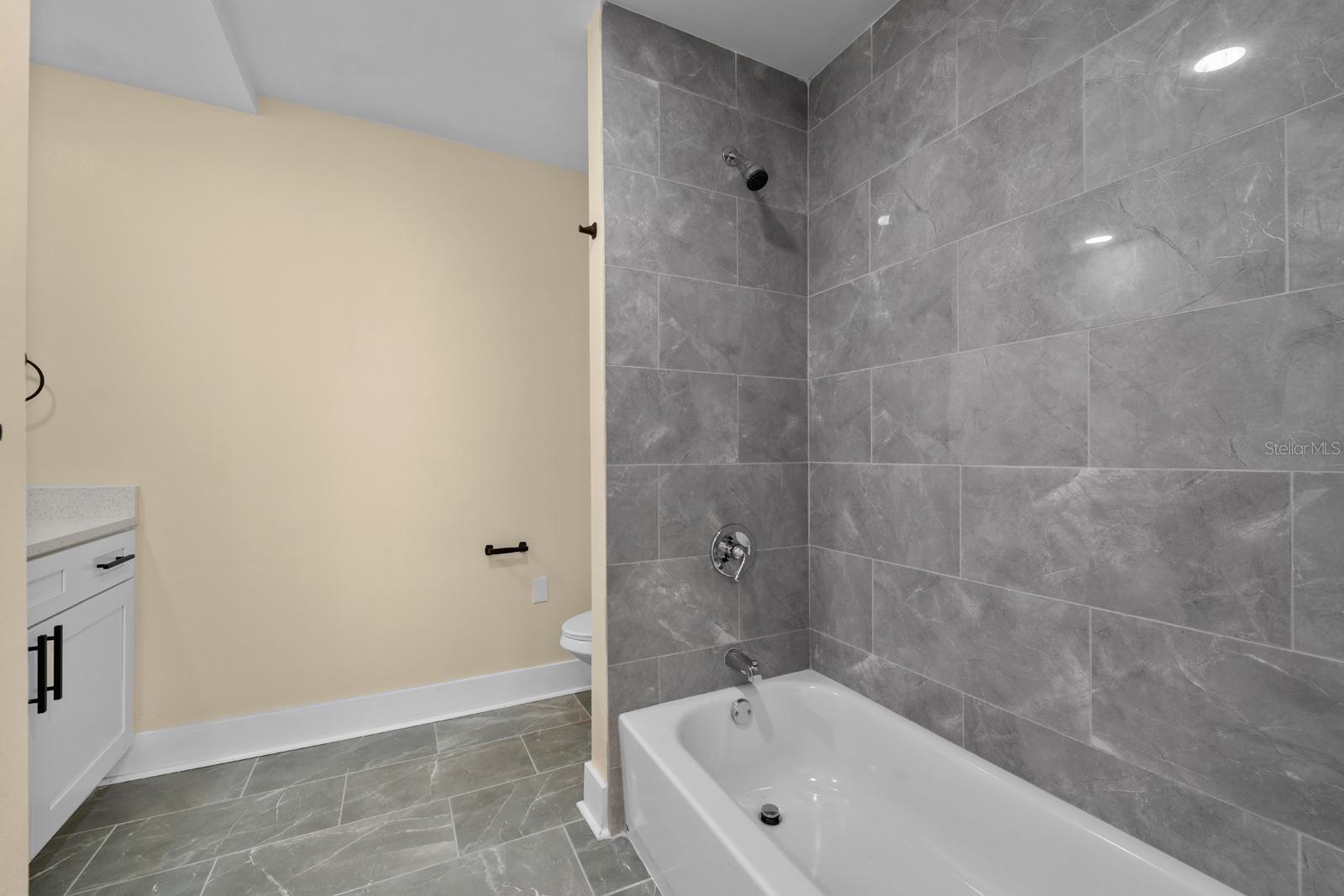 10707 N ROME AVE, TAMPA, FL, 33612