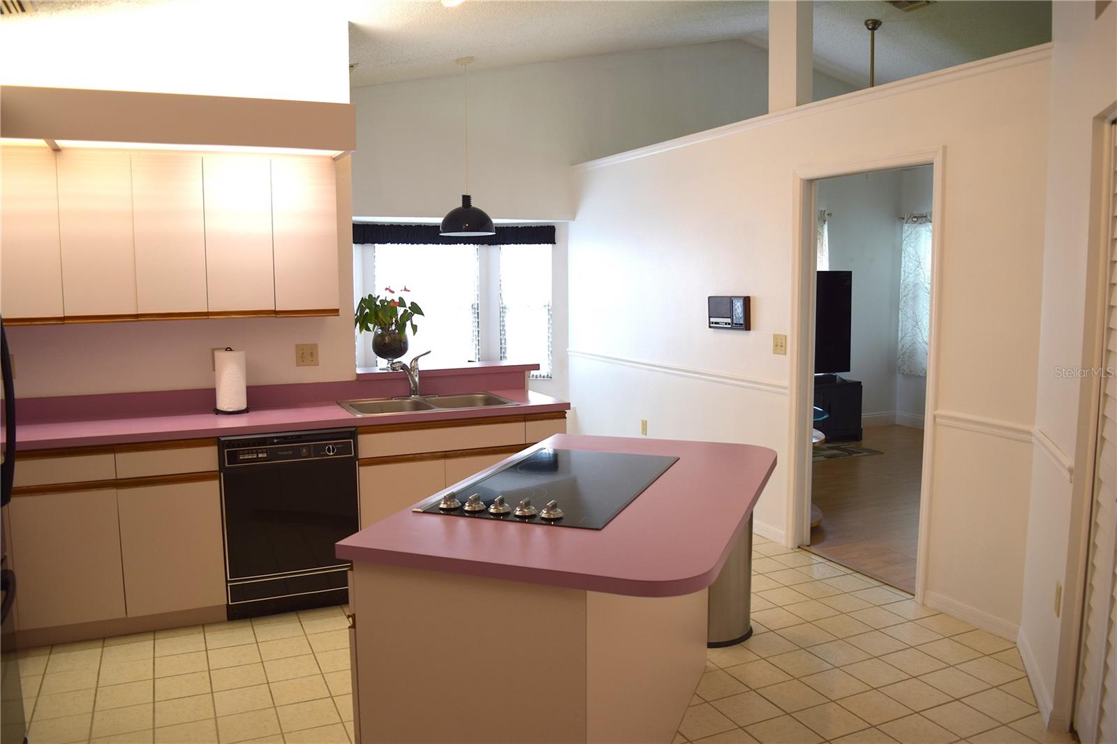 A4656189 Property Photo