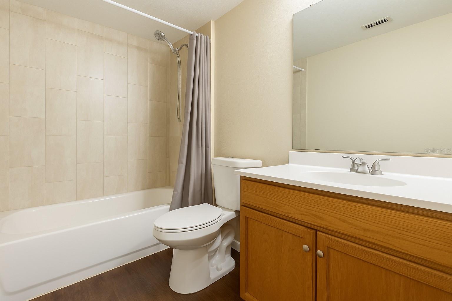 O6319095 Property Photo