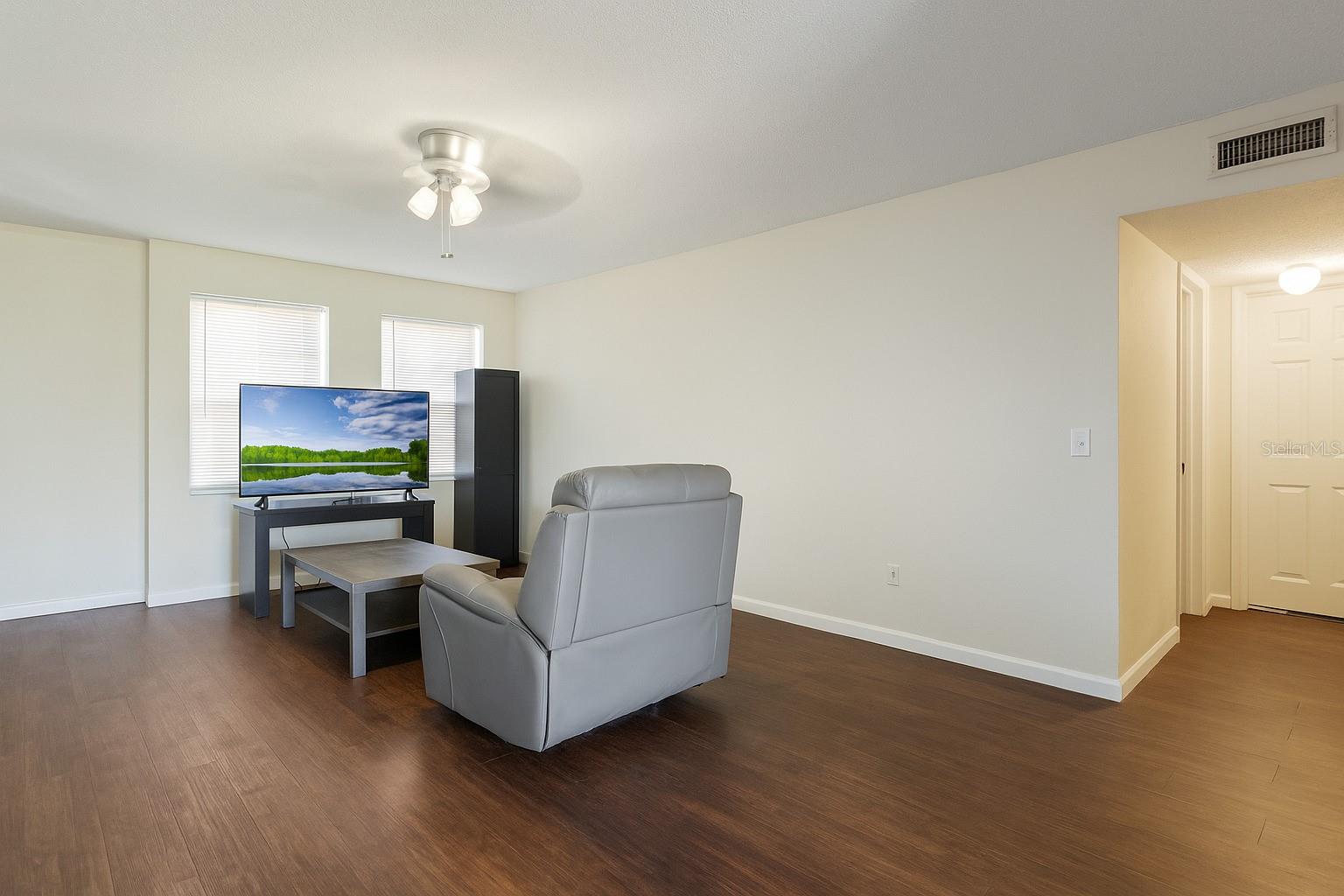 O6319095 Property Photo