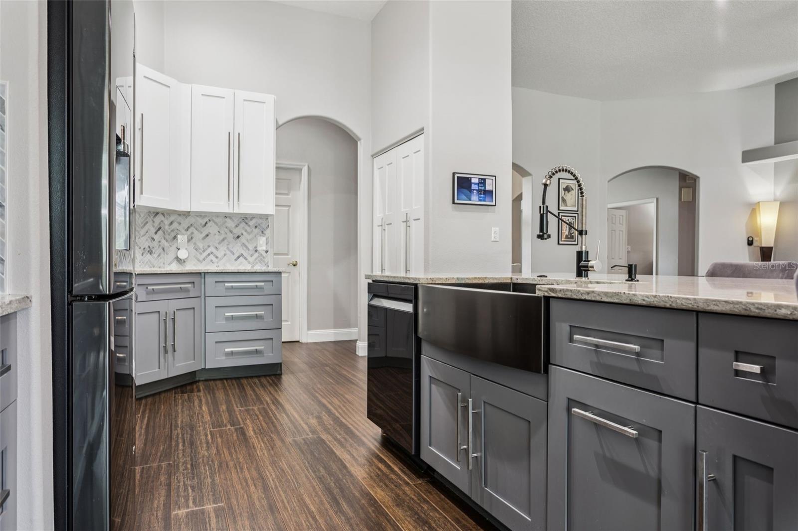 803 BROOKER VILLAGE CIR, LUTZ, FL, 33548