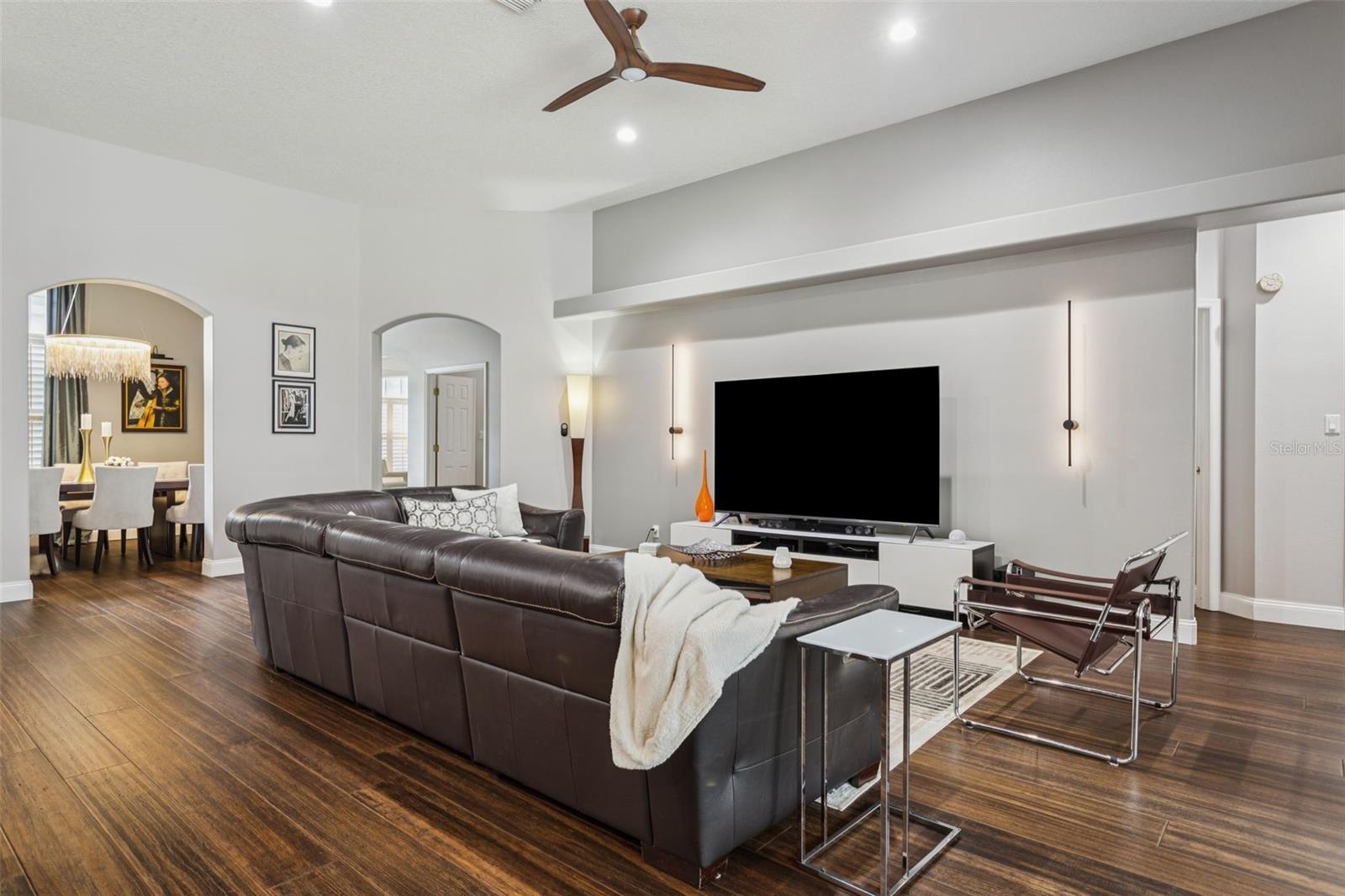 803 BROOKER VILLAGE CIR, LUTZ, FL, 33548