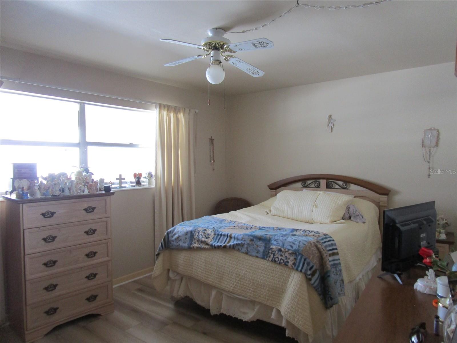 TB8398080 Property Photo