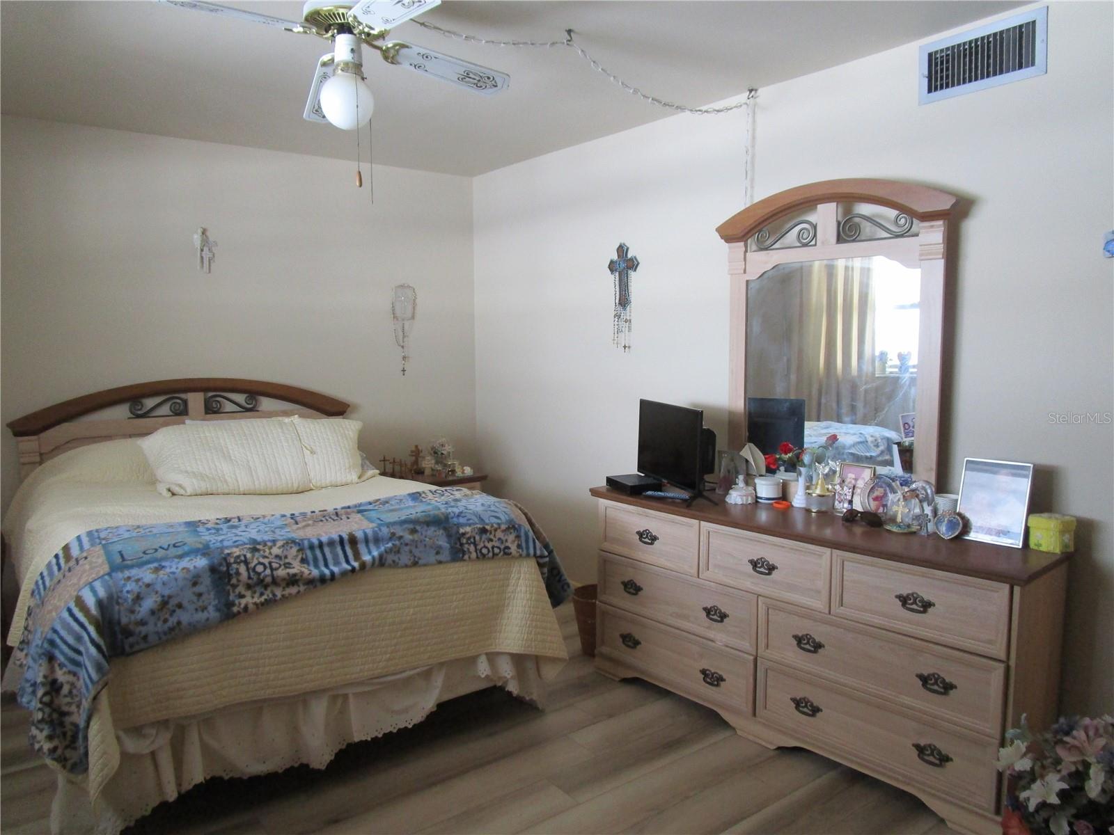 TB8398080 Property Photo