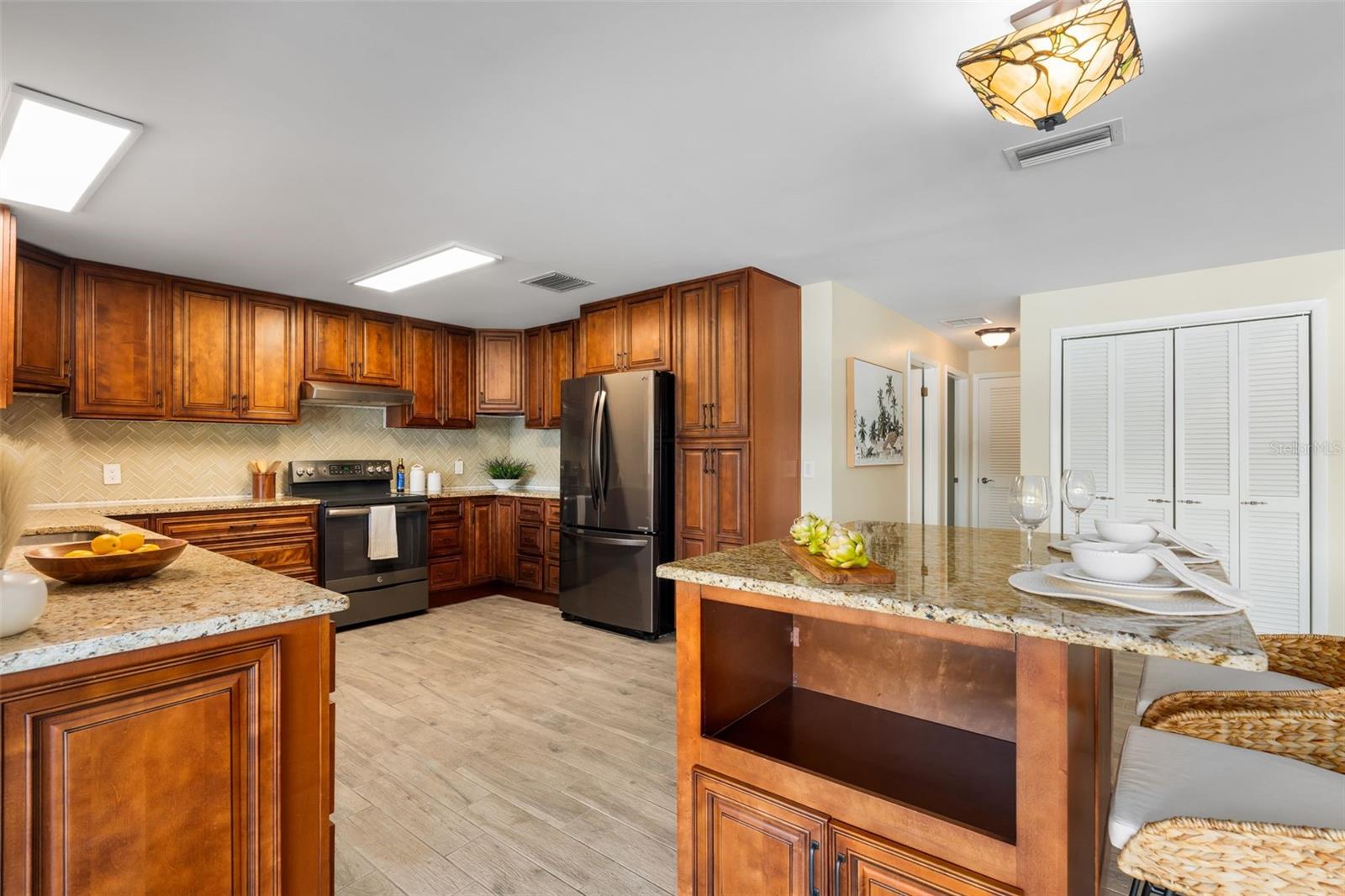 900 NW SNUG HARBOR RD, CRYSTAL RIVER, FL, 34428