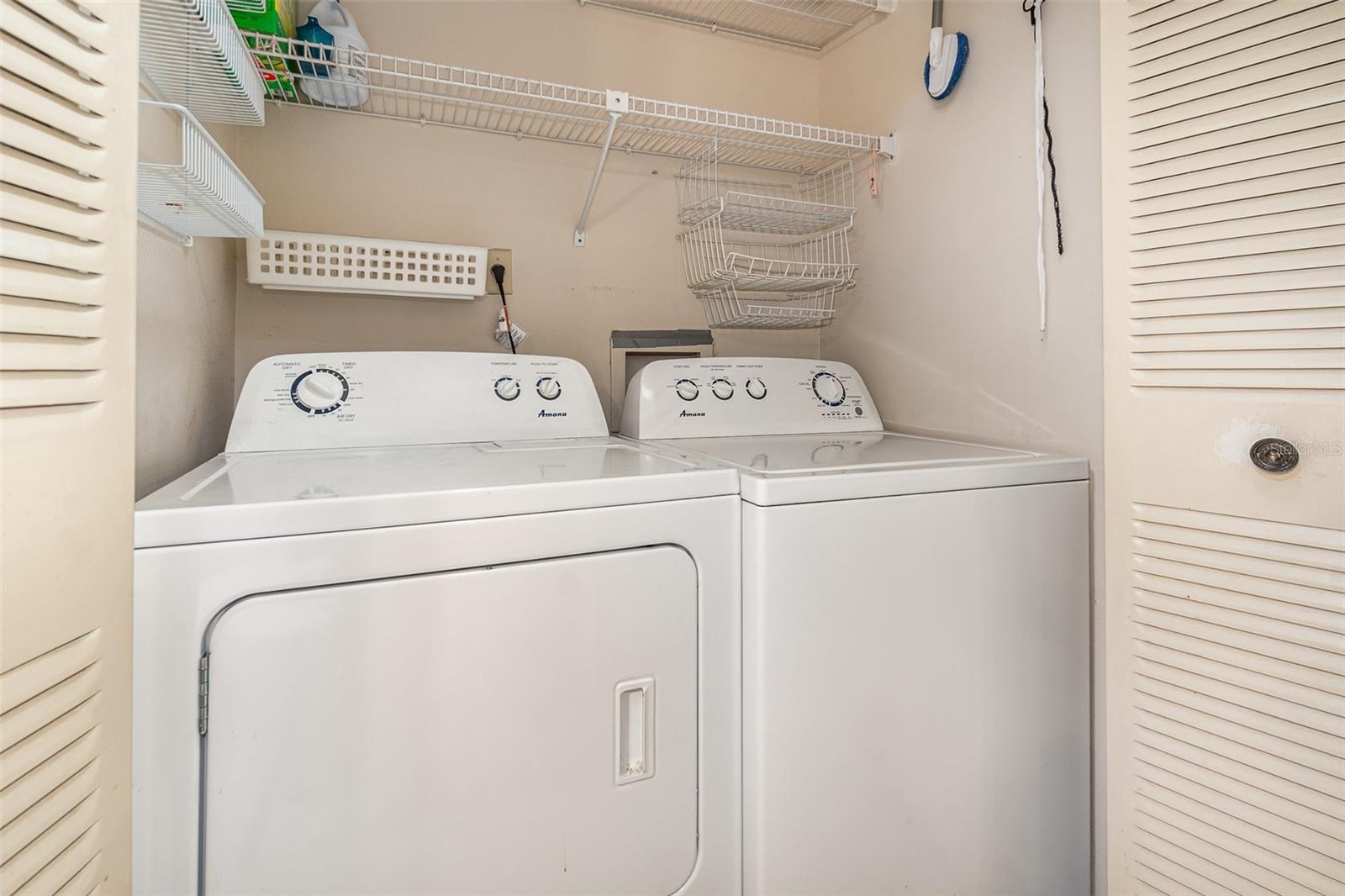 694 GOLDEN SUNSHINE CIR, ORLANDO, FL, 32807